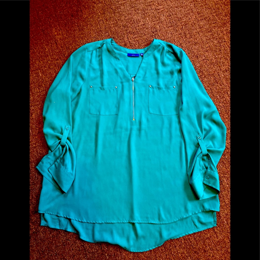 This is a very beautiful blouse ex cond gorgeous color